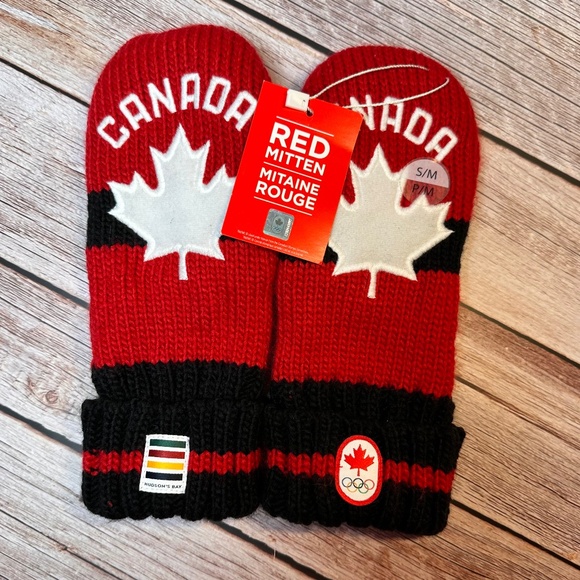 Hudson's Bay Company Accessories - 🇨🇦 NWT Hudson’s Bay x Team Canada Red Mittens (S/M) – Olympic Edition